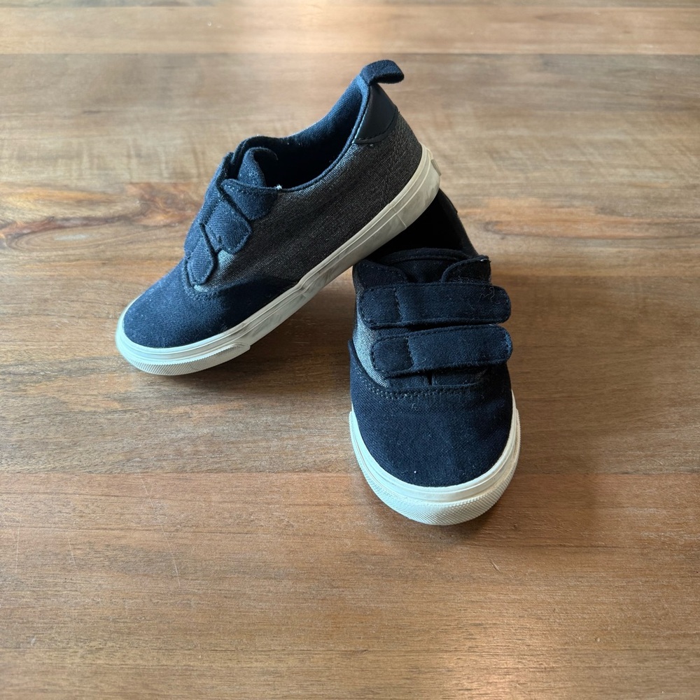 💥2/$20 Kids Black and Gray Velcro Sneakers - little kids size 9